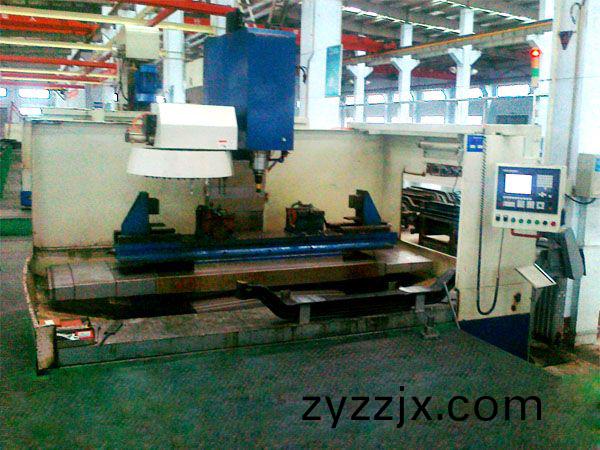 前軸(zhou)十(shi)孔加工(gong)專(zhuan)用立式加工(gong)